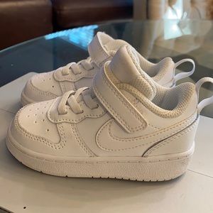 Never worn toddler size 6 all white nikes!